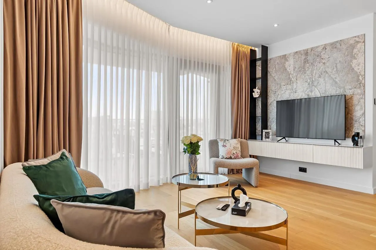 One H Luxury Apartment Bucureşti 0*,  România