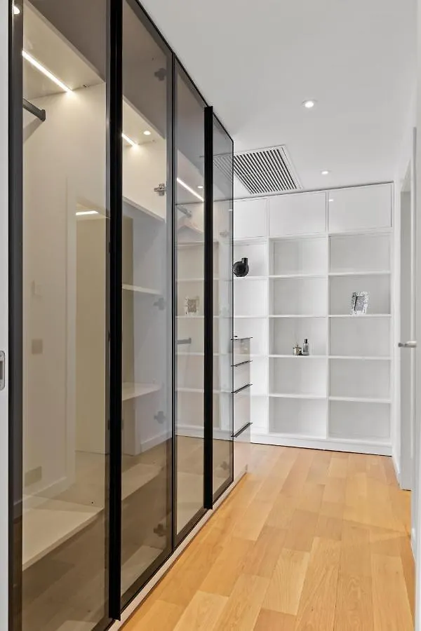 One H Luxury Apartment Bucureşti