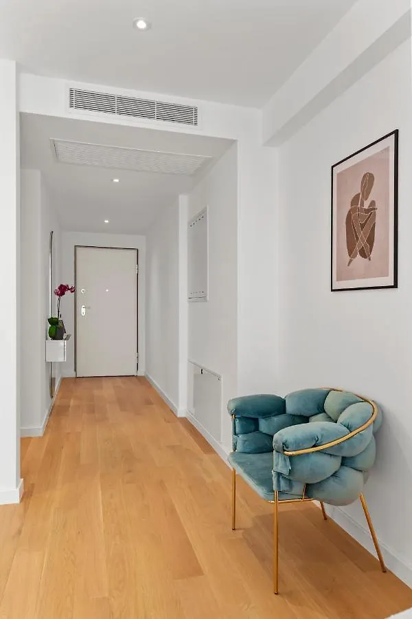 One H Luxury Apartment Bucureşti
