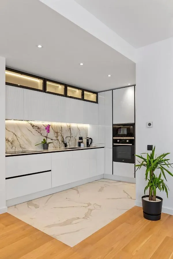 One H Luxury Apartment Bucureşti România