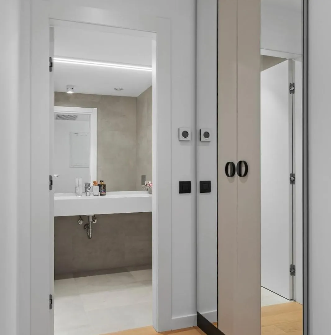 One H Luxury Apartment Bucureşti