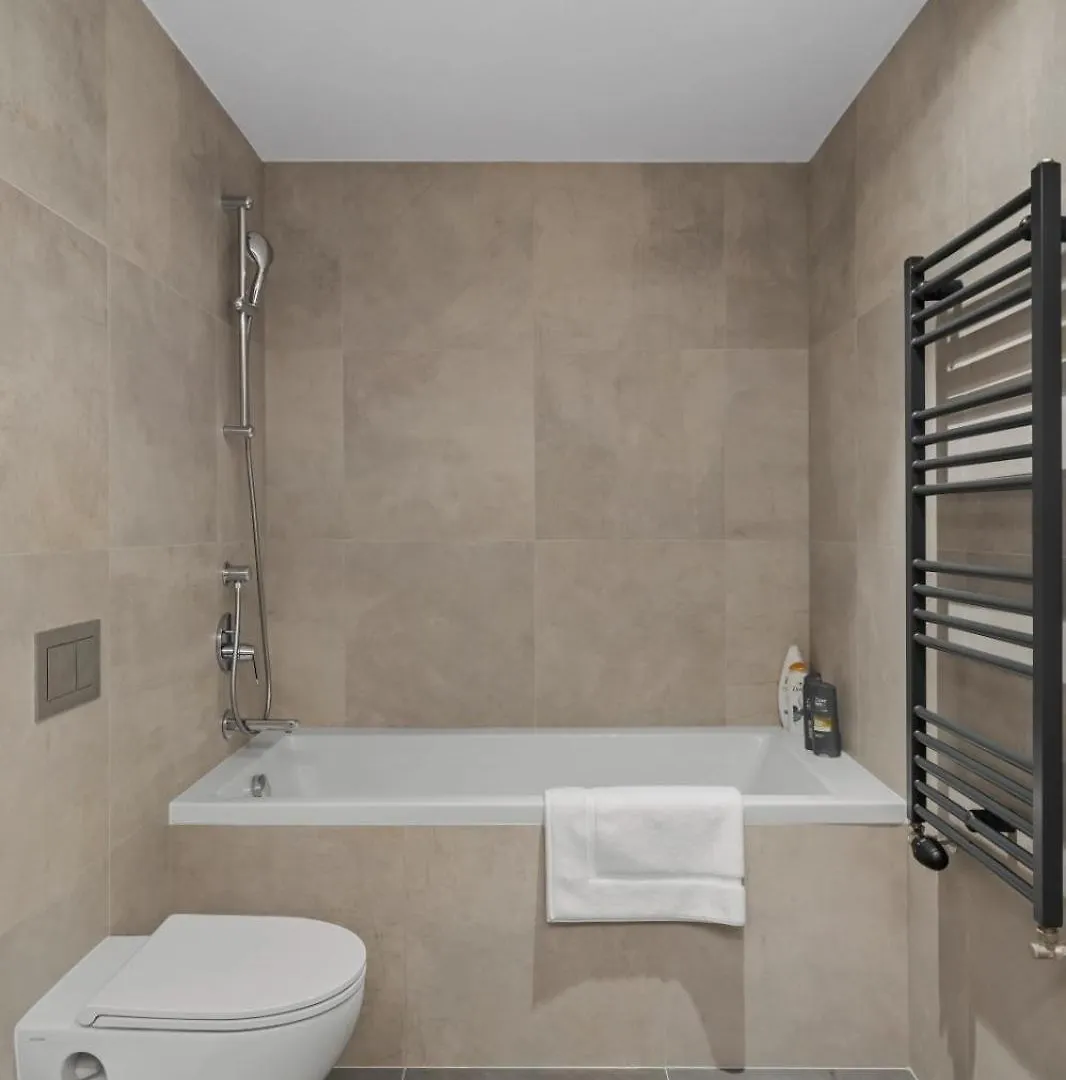 One H Luxury Apartment Bucureşti