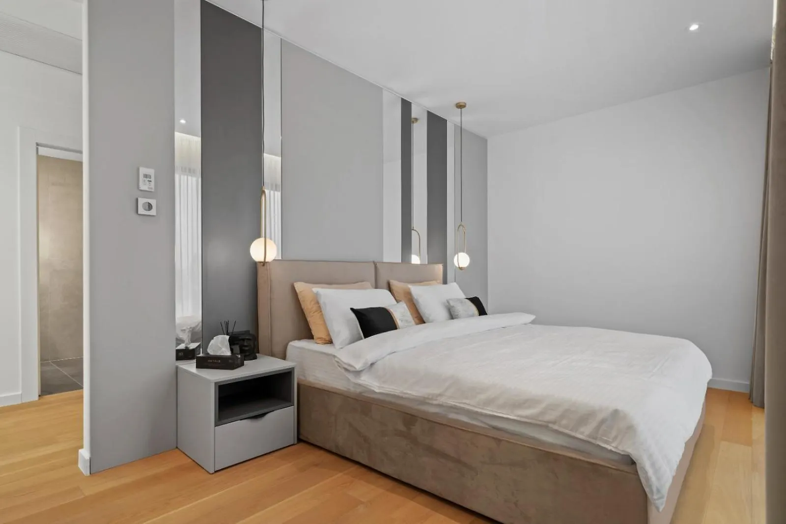 One H Luxury Apartment Bucureşti 0*,